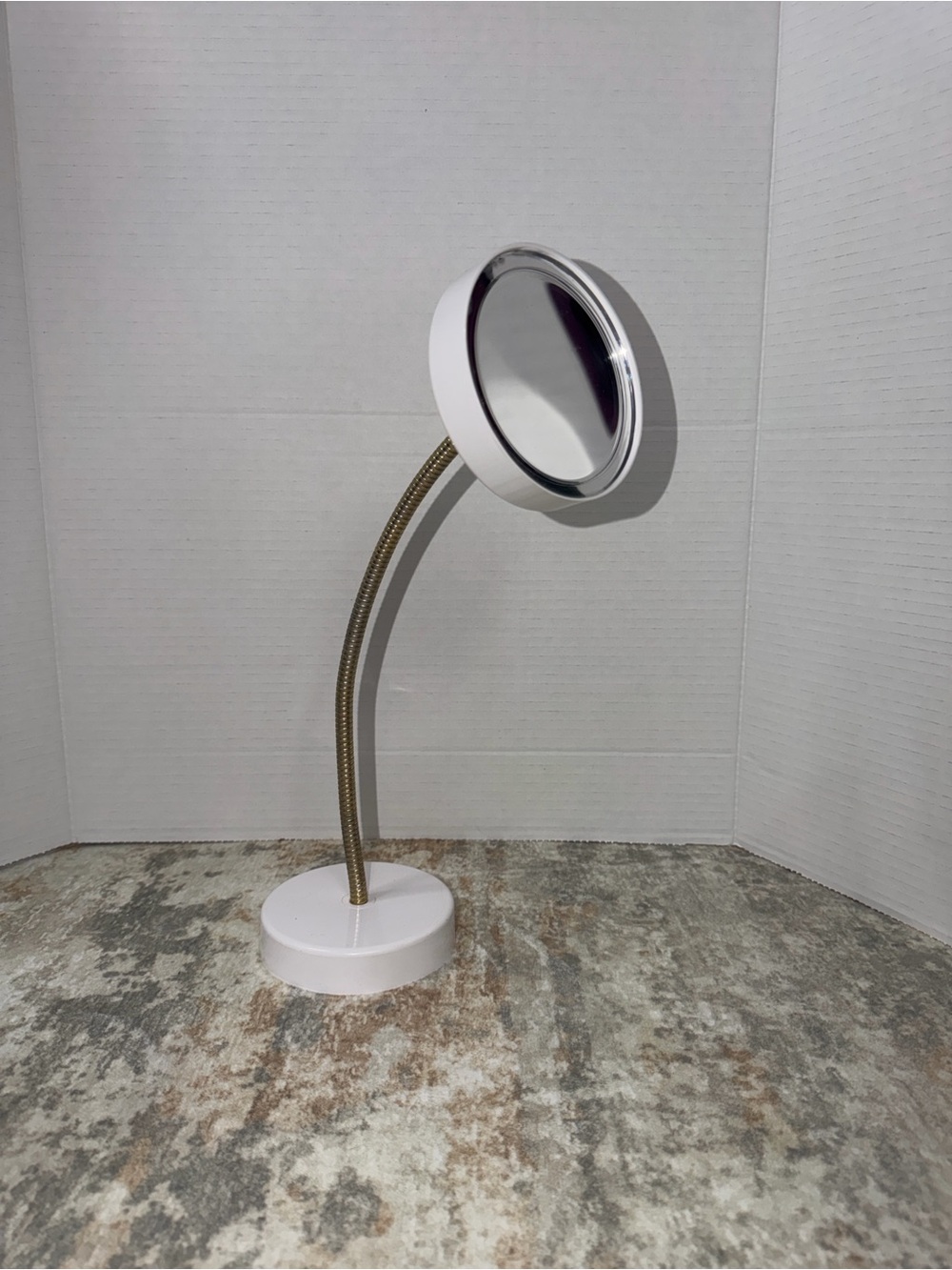 1975 vintage Magic Focus BIG EYES White Mirror 5X Gooseneck Magnifying Makeup